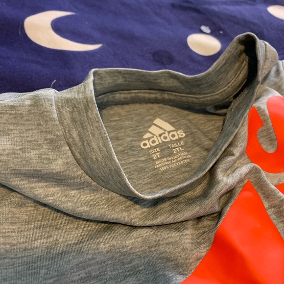 ADIDAS BOYS  2T 2 PC OUTFIT. Gently worn. New condition. - Picture 3 of 4